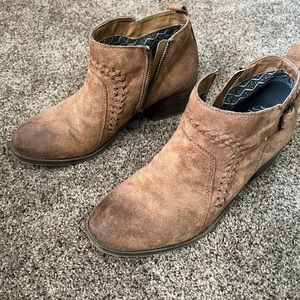 Womens Billabong size 10 booties